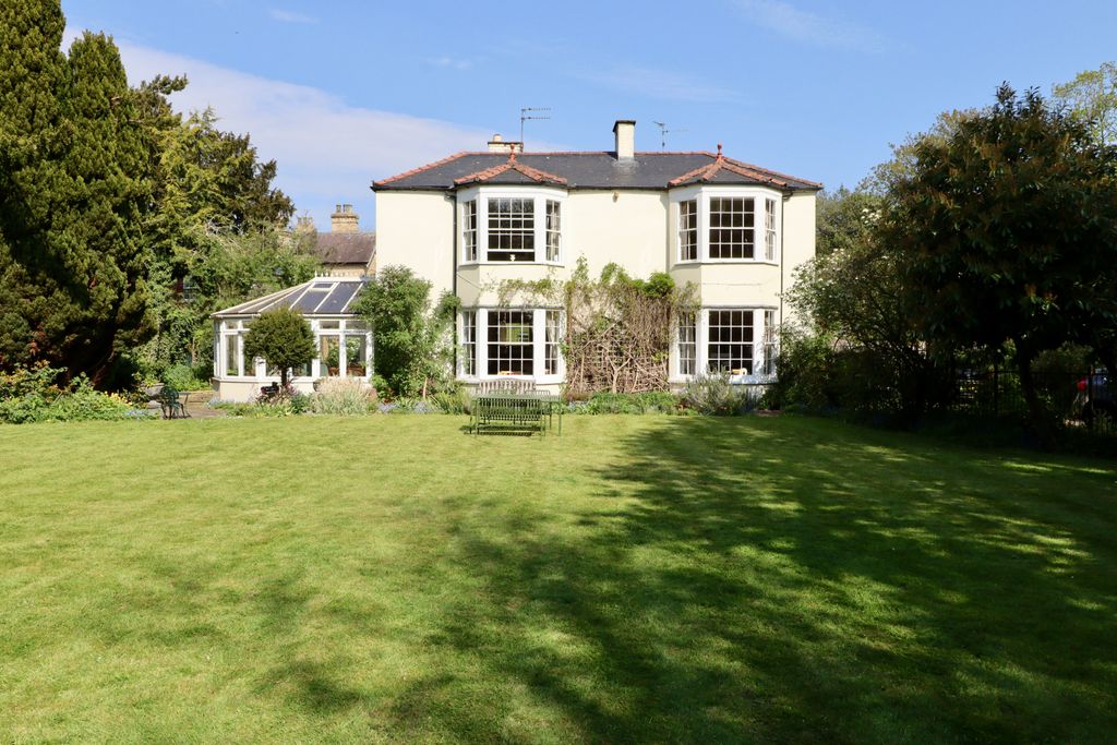 Property photo 1 of 34