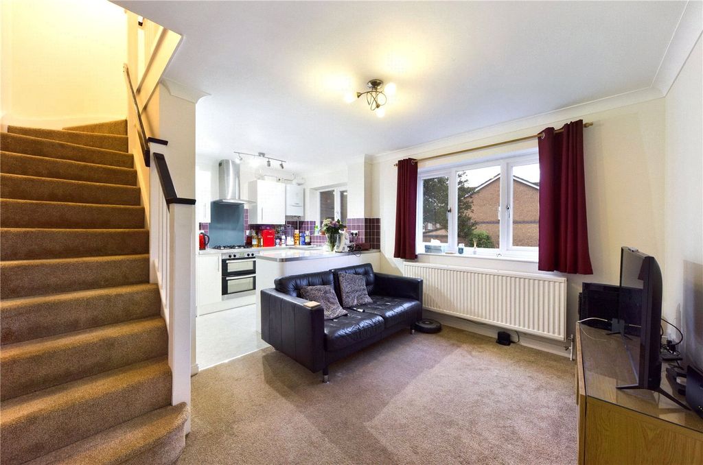 Property photo 2 of 6 Lounge