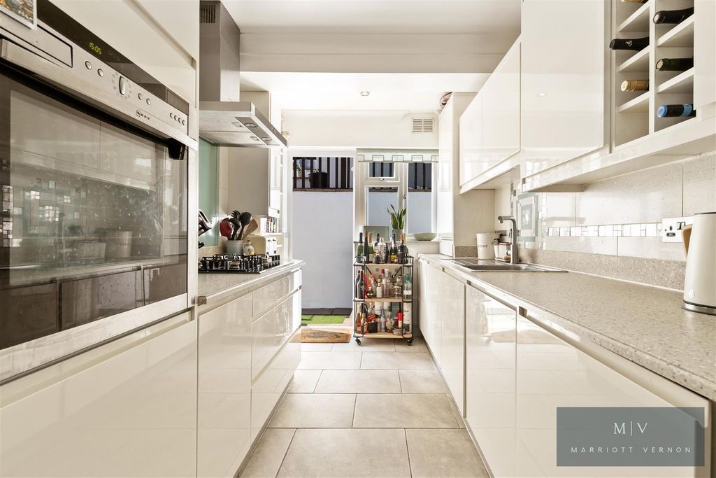 Property photo 3 of 17 Churchill Road 98 MV-6.Jpg