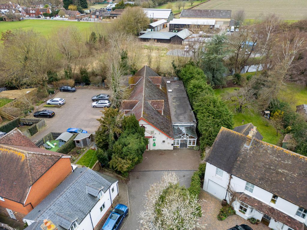 Property photo 2 of 11 Image