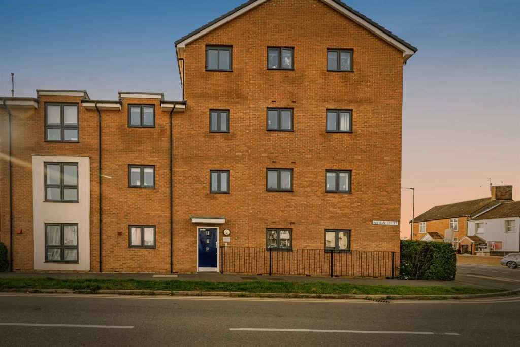 Property photo 1 of 12