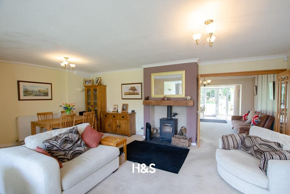 Property photo 2 of 25 59 Woodlea - Living Room.Jpg