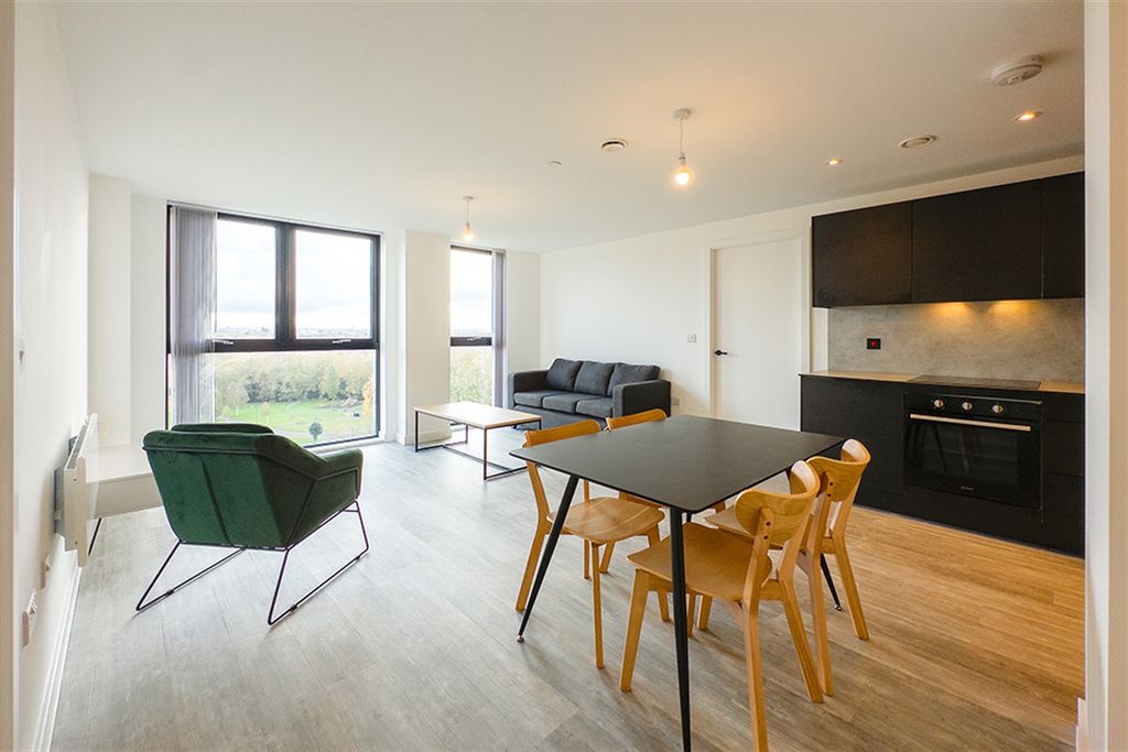 Property photo 1 of 10 (Main)
