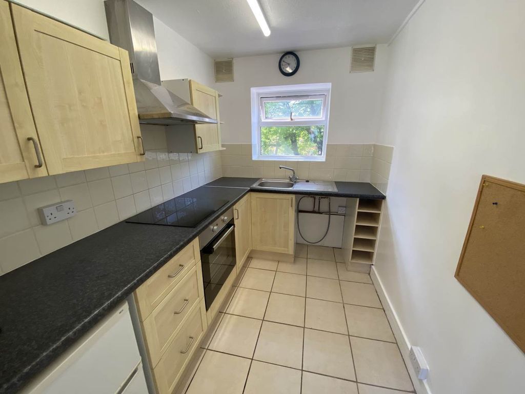 Property photo 3 of 7 Img_7932