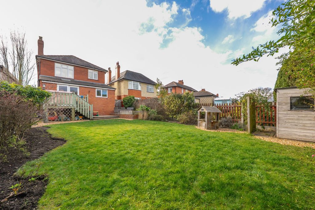 Property photo 3 of 25