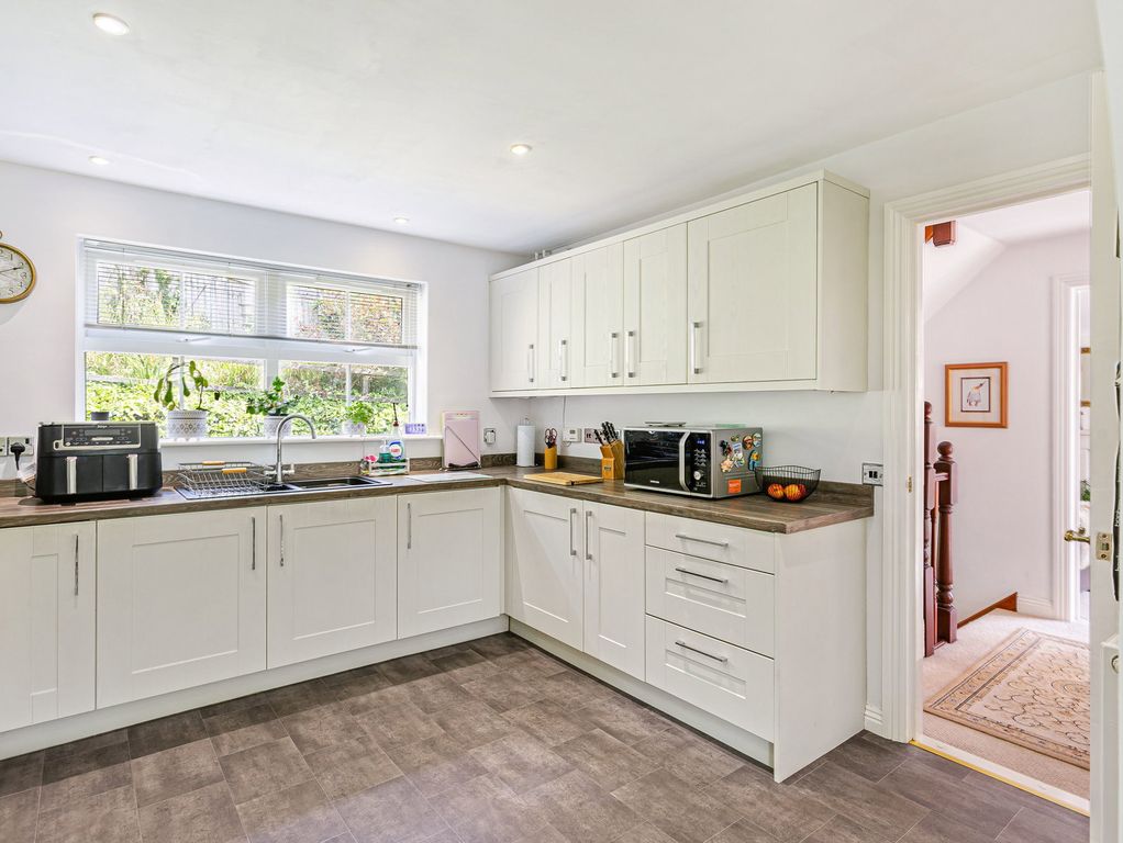Additional image 8 of 5 bed detached house for saleSpeedwell Close, Bideford EX39