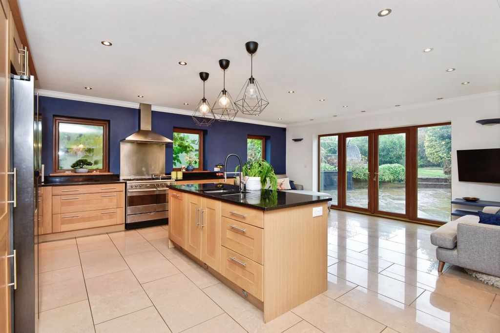 Property photo 3 of 41 Open Plan Kitchen