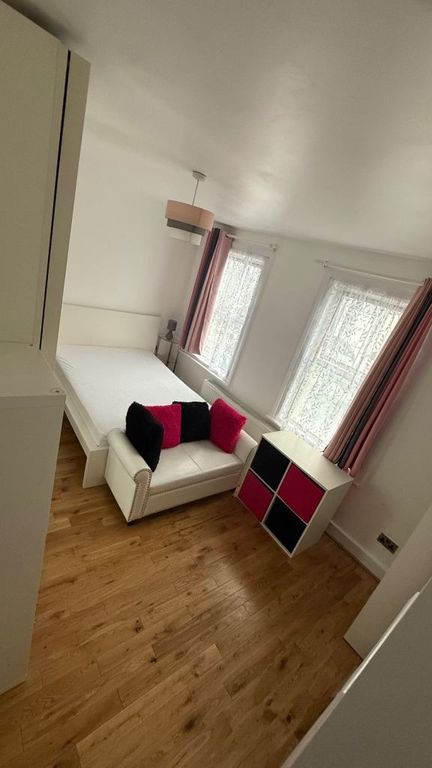 Property photo 1 of 3