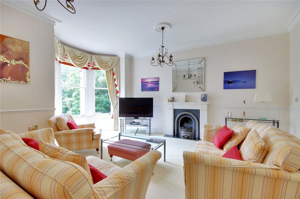 Property photo 2 of 11 Sitting Room