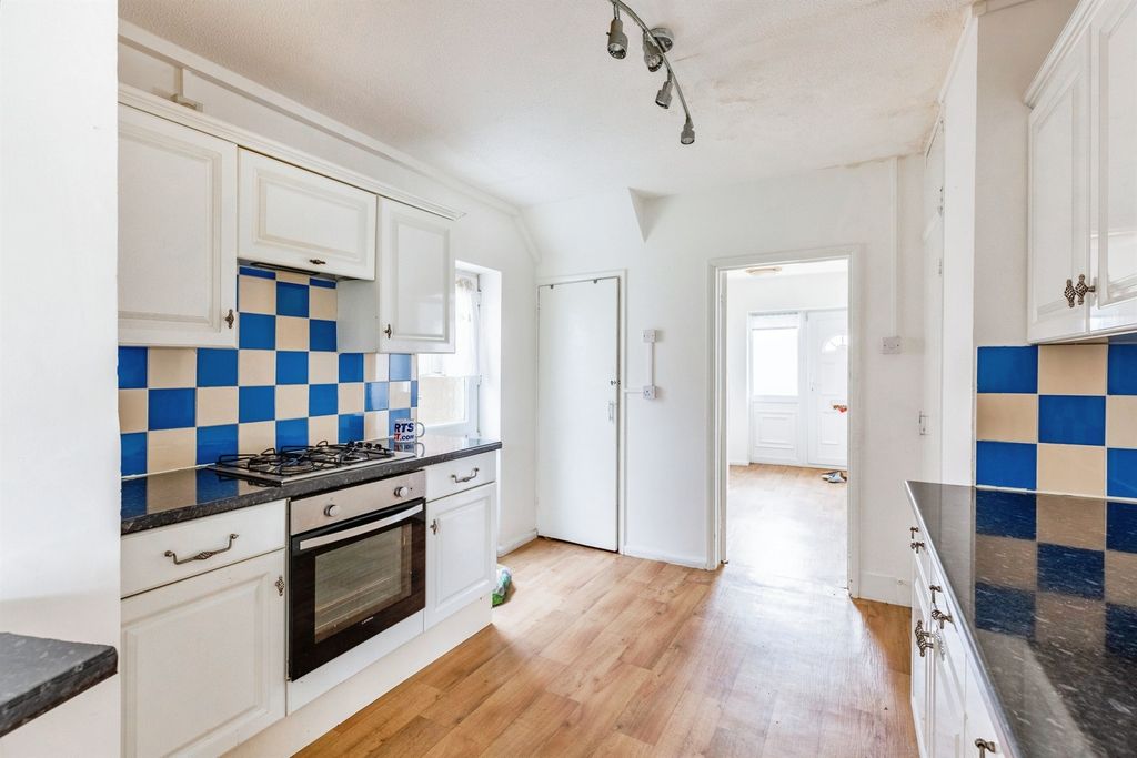 Property photo 3 of 16