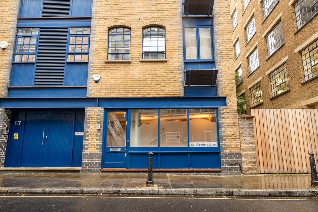 Property photo 1 of 7 Photo 7