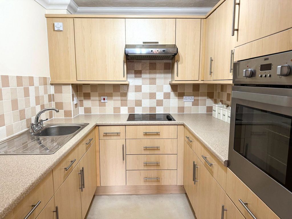 Property photo 2 of 12 Picture No. 21