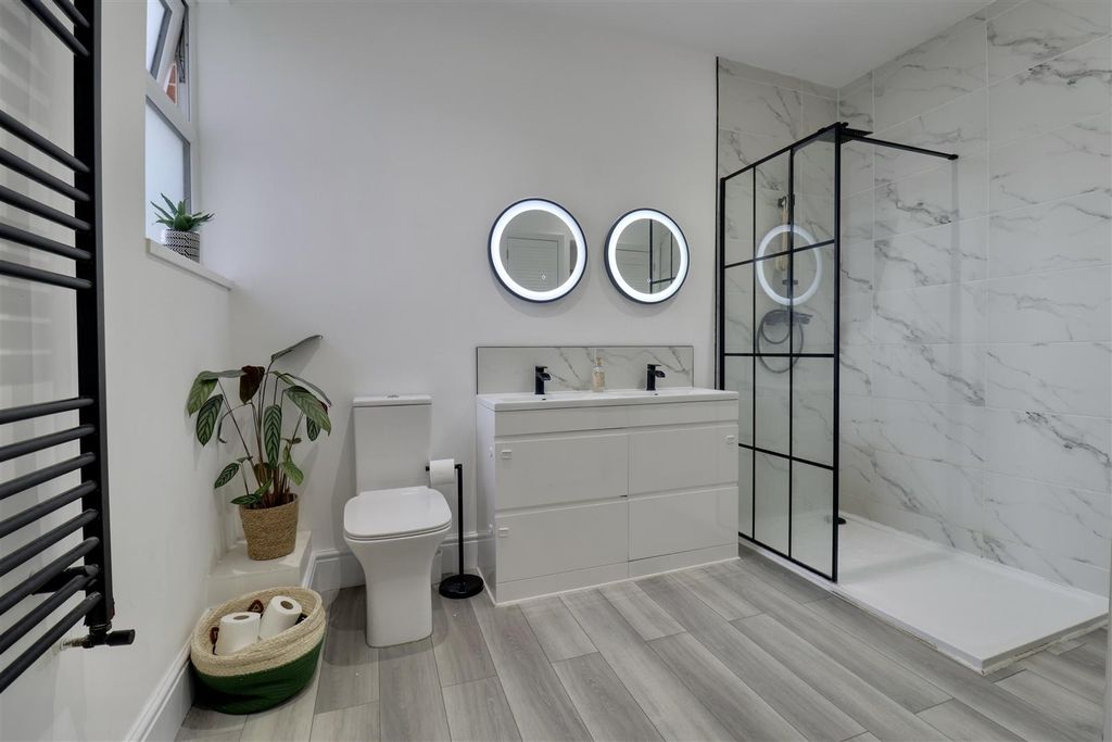 Property photo 2 of 14 641Ffea4-2DC6-49F3-A407-Cb504Fc19896_1_201_A.Jpeg