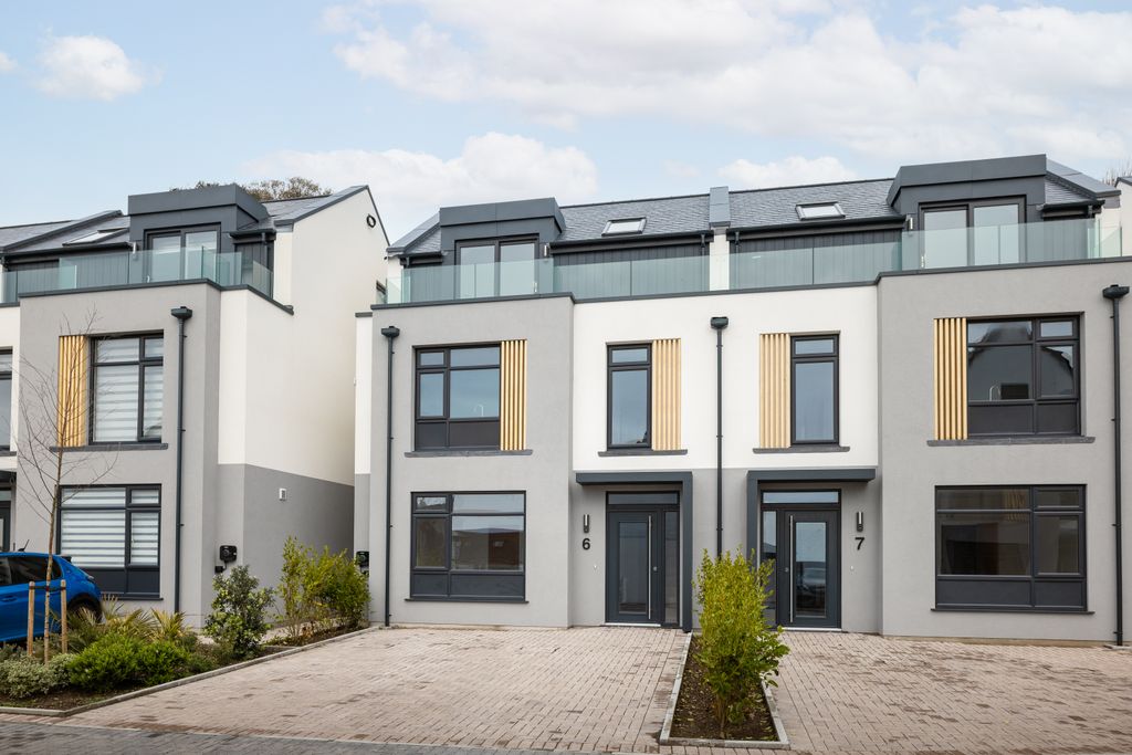 Property photo 3 of 20