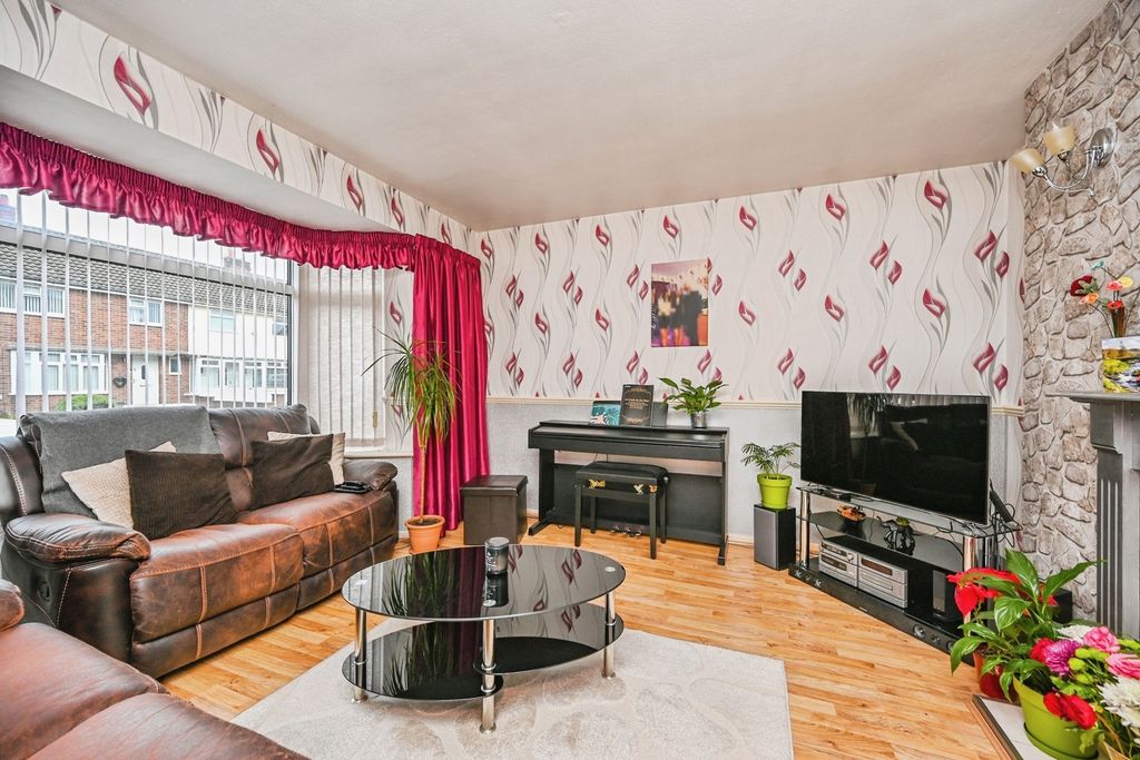 Property photo 2 of 19 Pbox-Img.Jpg