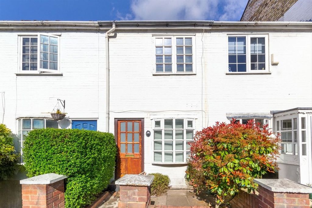 Property photo 1 of 5