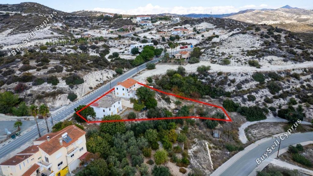 Property photo 2 of 11