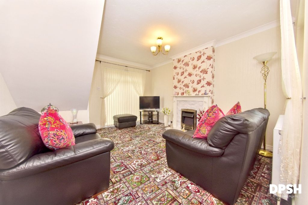 Property photo 3 of 25