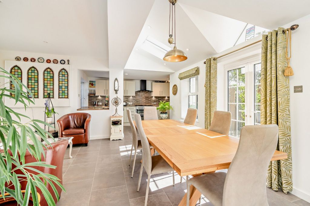 Property photo 3 of 24 Dining Area