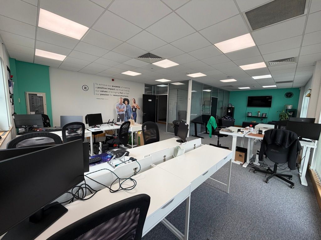 Property photo 2 of 9 Photo 4