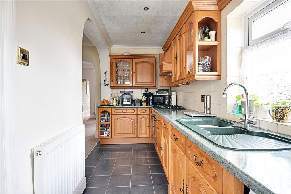 Property photo 3 of 21 Kitchen 2.Jpg