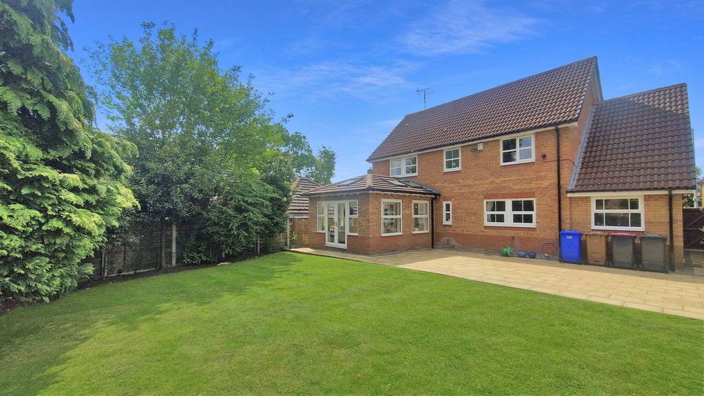 Property photo 2 of 33