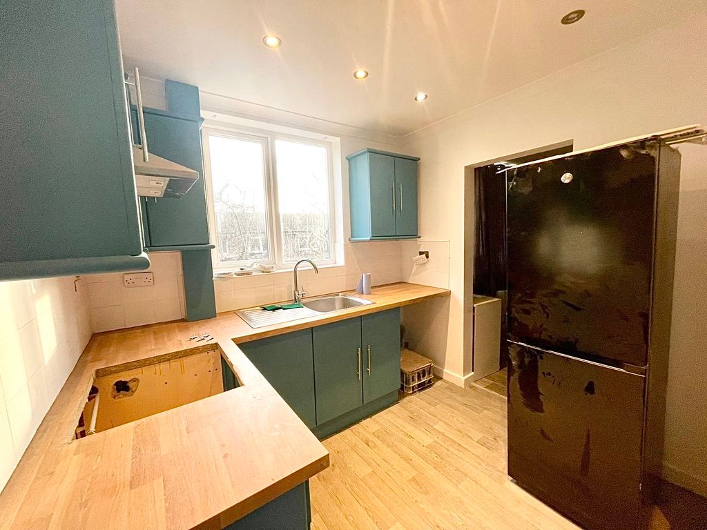 Property photo 2 of 6 Kitchen