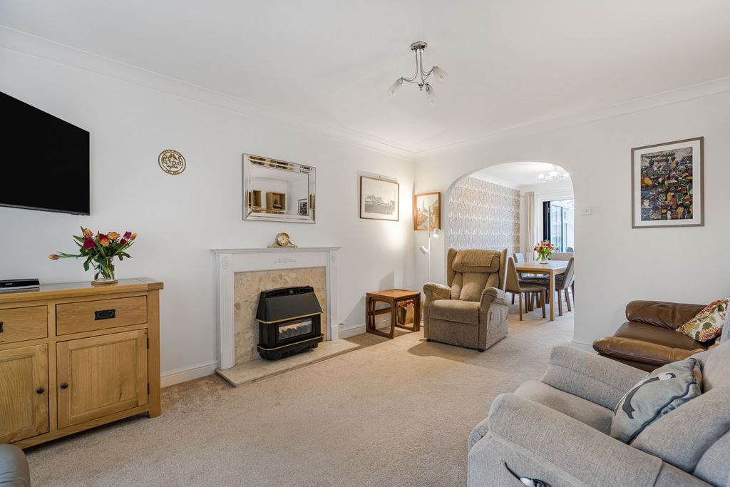 Property photo 3 of 25