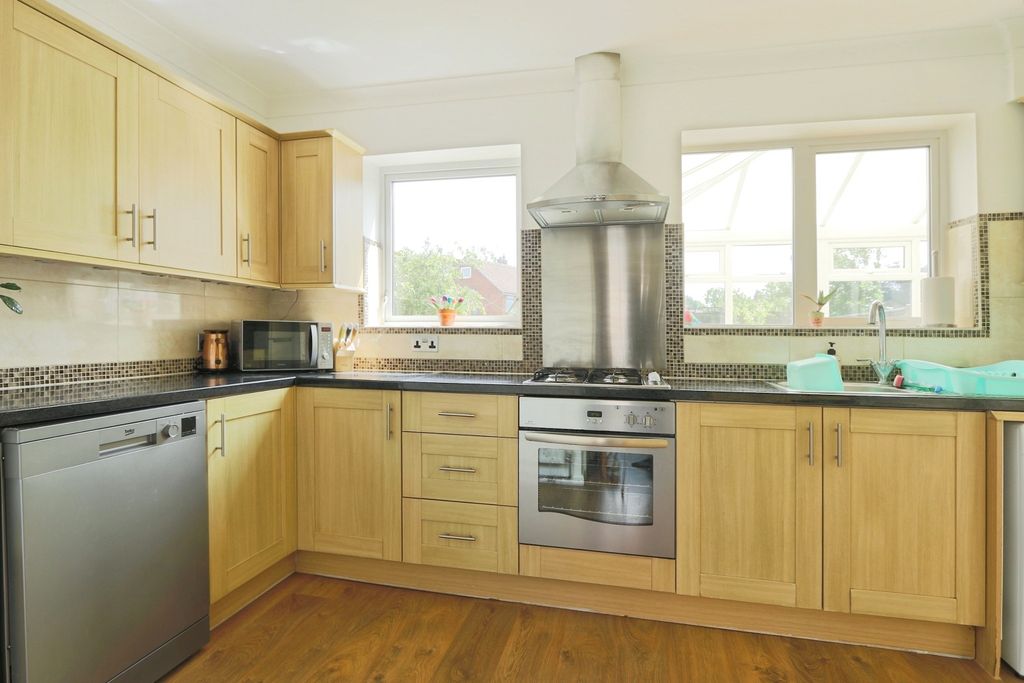 Property photo 3 of 18 4151138