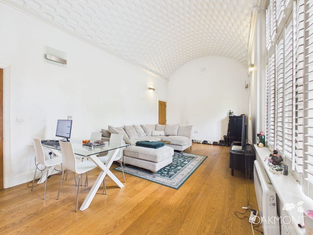 Property photo 3 of 12