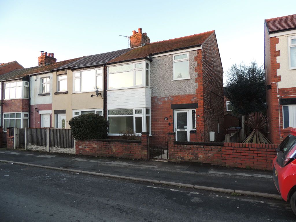 Property photo 2 of 11 Front