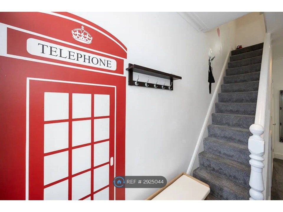 Property photo 2 of 33