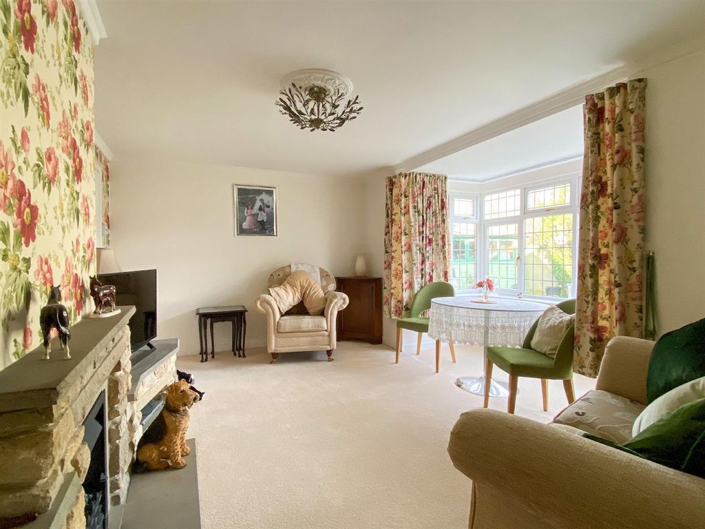 Property photo 3 of 13 Lounge 2.Jpg