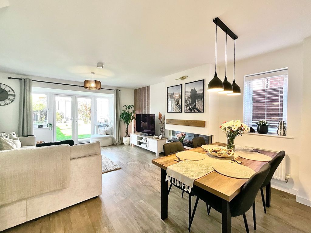 Property photo 2 of 24