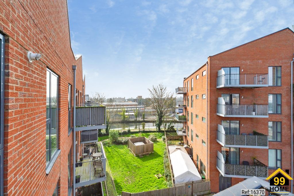 Property photo 2 of 20 Photo 1