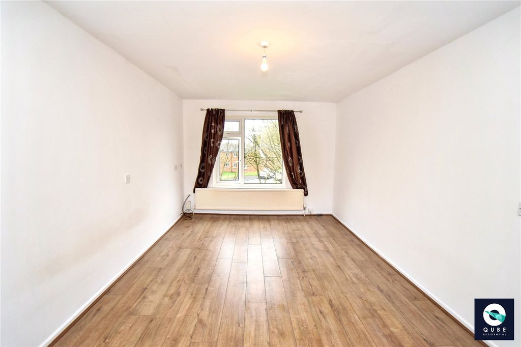 Property photo 3 of 14 Picture No. 05