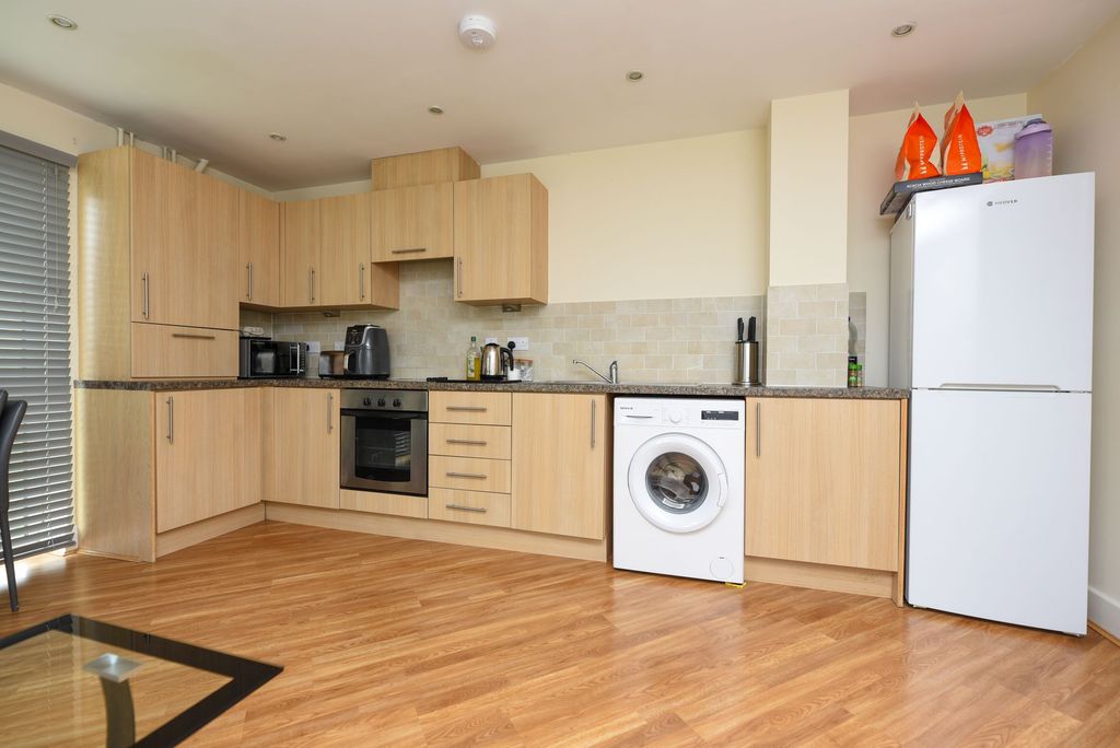 Property photo 3 of 11