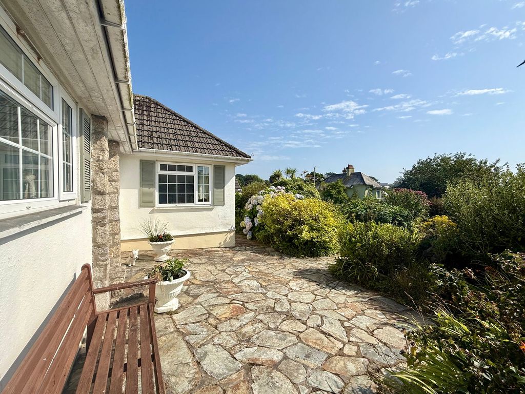 Property photo 2 of 25
