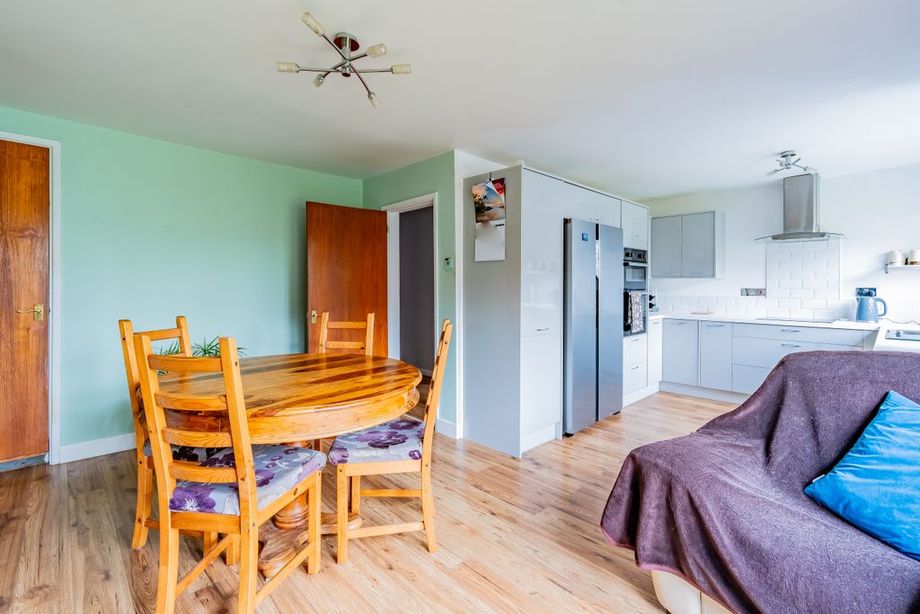 Property photo 2 of 17 Photo 6