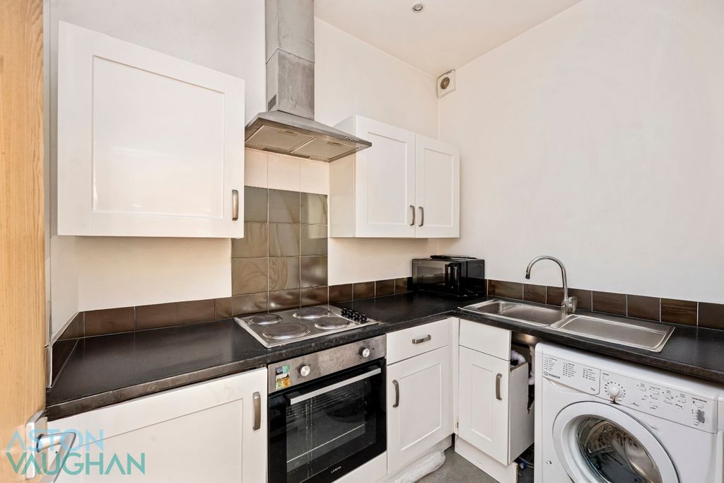 Property photo 3 of 10 4685672