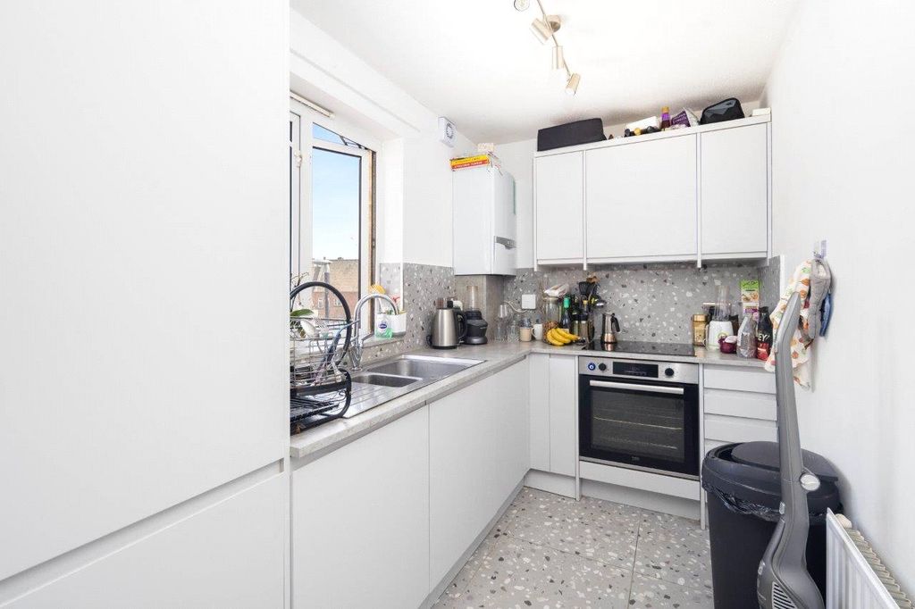 Property photo 3 of 13 Kitchen