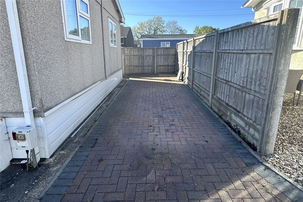 Property photo 2 of 11 Picture No. 14