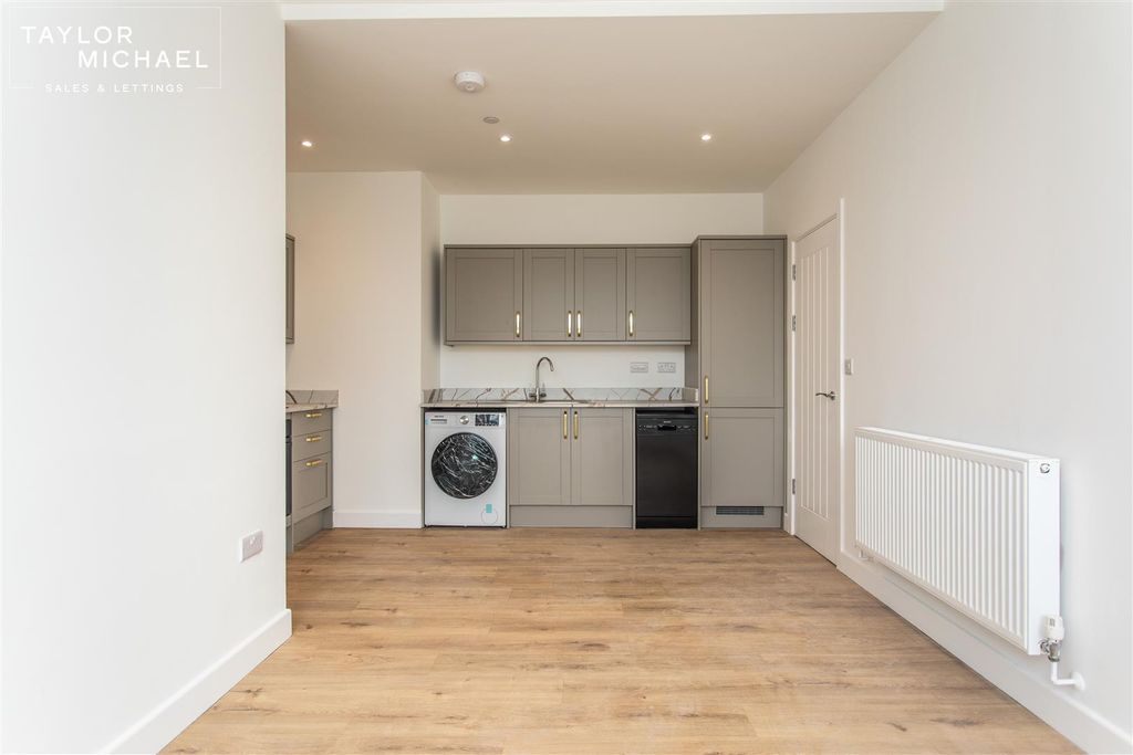 Property photo 3 of 13 Kitchen