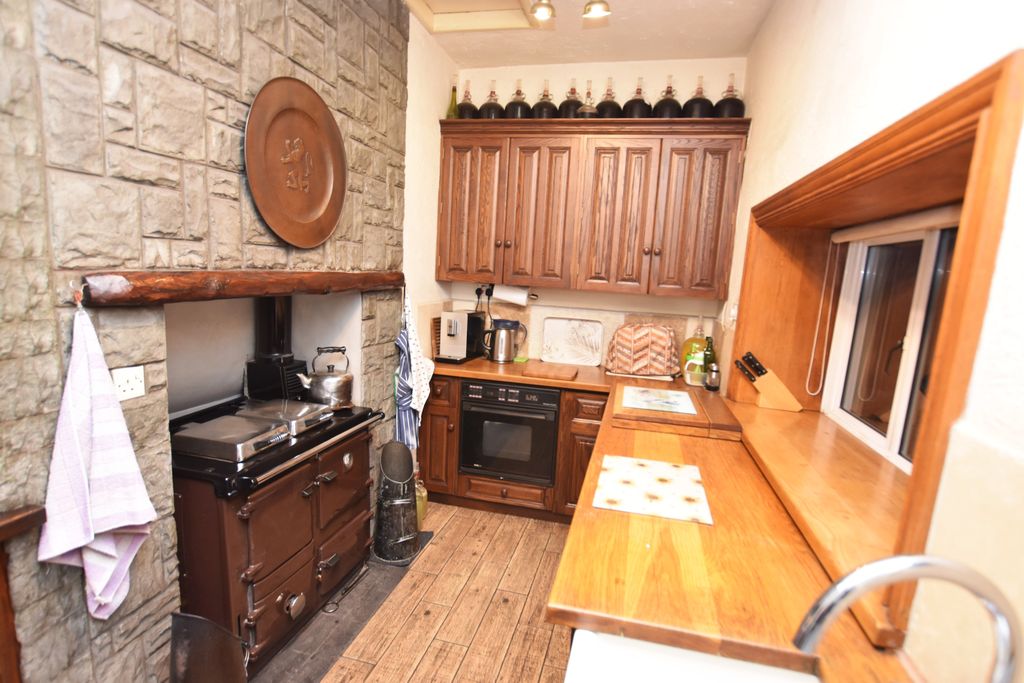Property photo 3 of 37