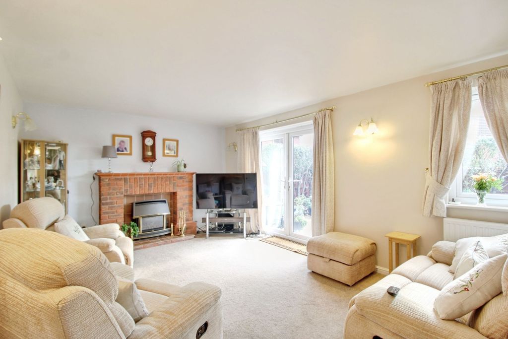 Property photo 2 of 19