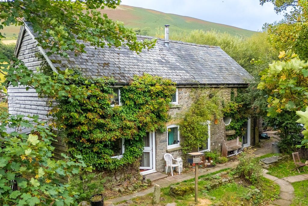 Property photo 1 of 37