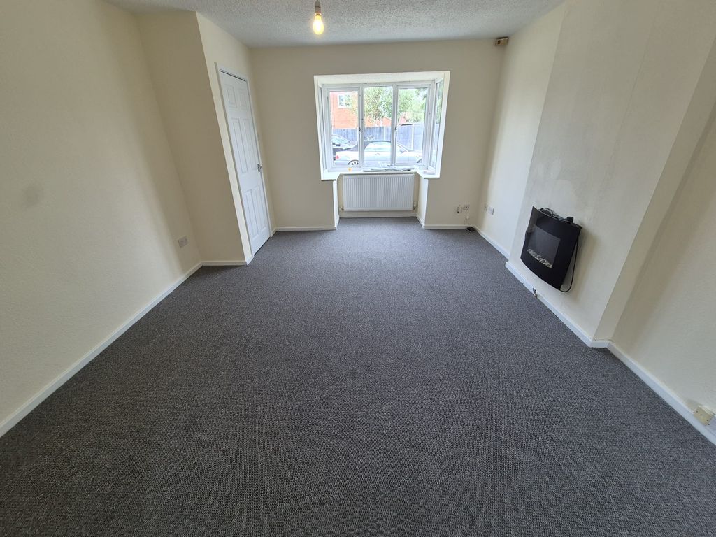 Property photo 2 of 12 Lounge