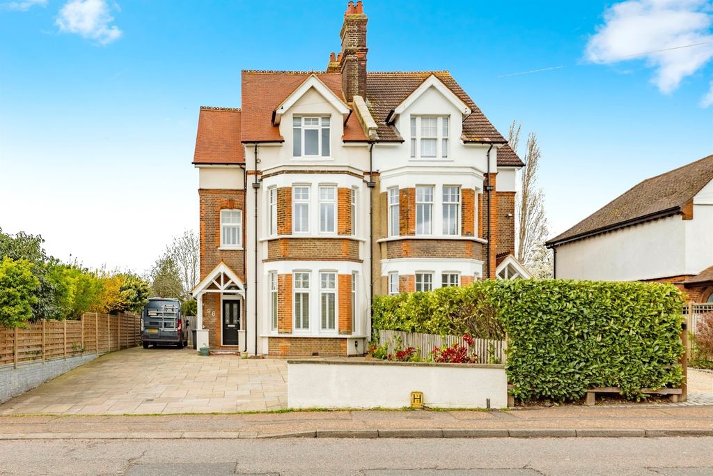 Property photo 1 of 18