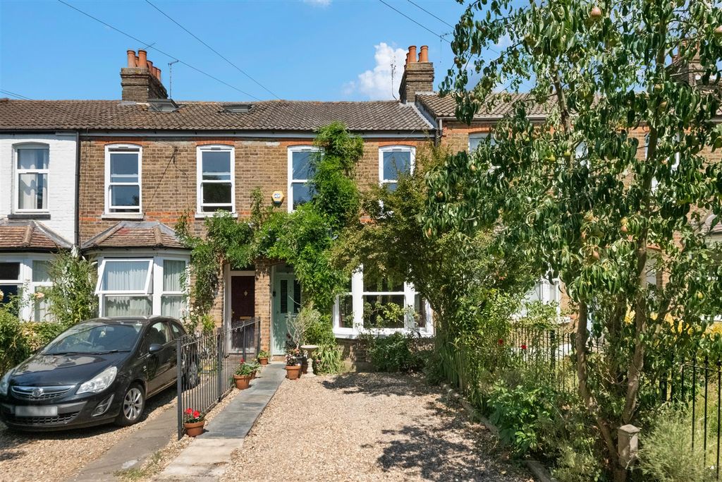 Property photo 2 of 18
