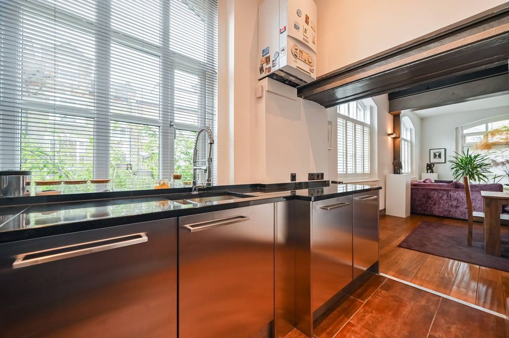 Property photo 1 of 39